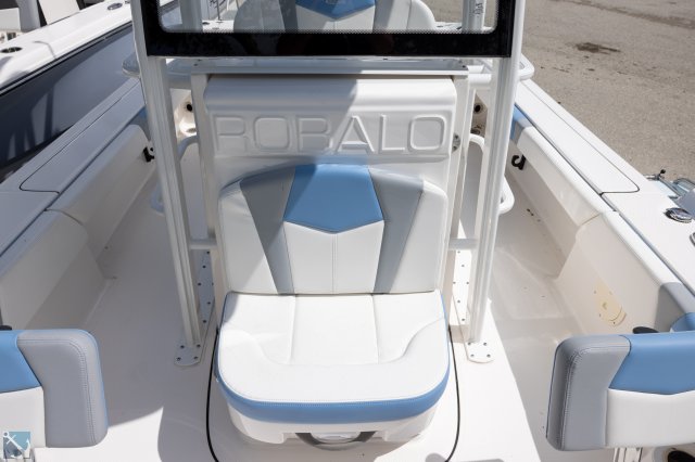 New 2023 Robalo 246 Cayman SD for sale